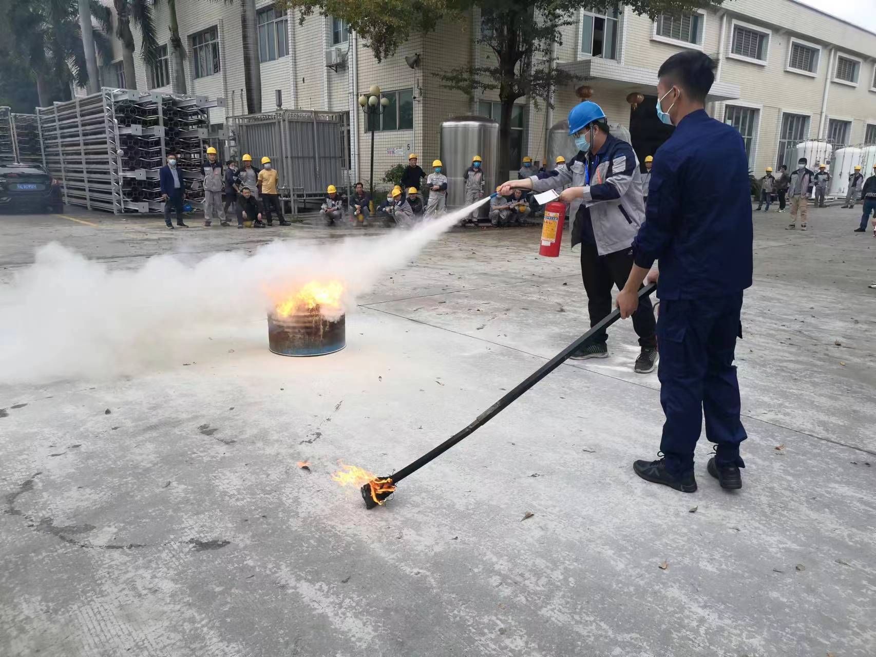筑牢安全防線！廣東華南組織開展消防演練